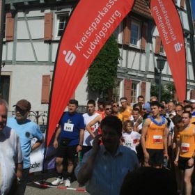 08 Bürgermeister und Ortsvorsteher beim Startschuß 08 Bürgermeister und Ortsvorsteher beim Startschuß